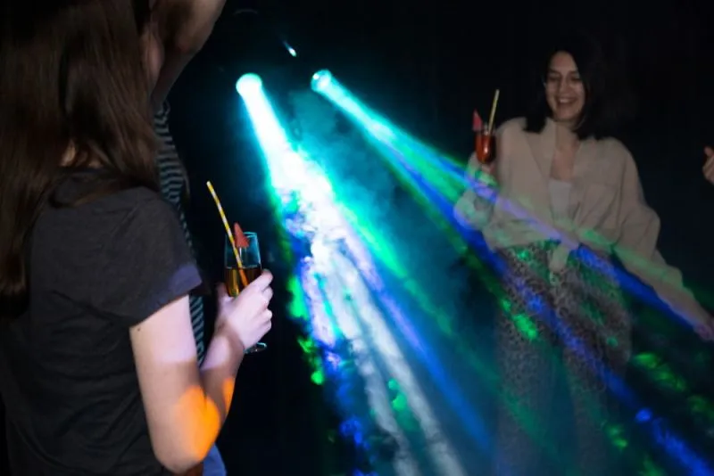 Vorführmodell - LFM-220 2-in-1 Party Maschine | Dual-Matrix-RGB-Beleuchtung & Nebelmaschine | Lenco