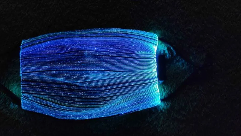 Stylische LED Mund Nasen Maske mit Farbwechsel