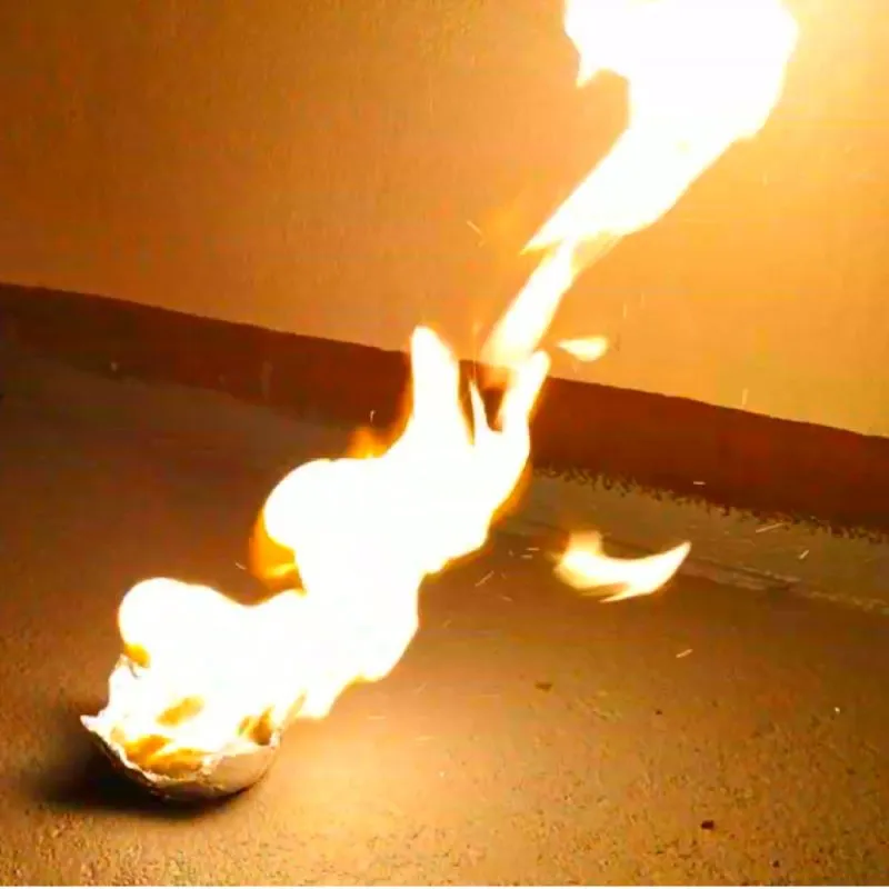 Pyrochips | NC Chips | 100 g | Gelblich bis rötlich brennend | Zauber- und Bühneneffekte