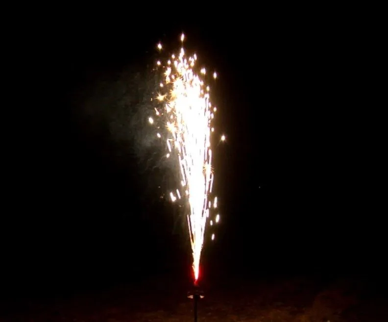 Feuerkegel No.2 Rot 50 Sek. Blackboxx