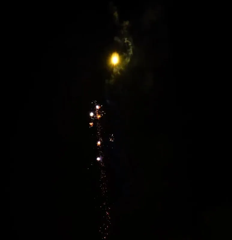 Stormy Lightning, 25 Effekte Fontänen Leuchtkugel Batterie NICO